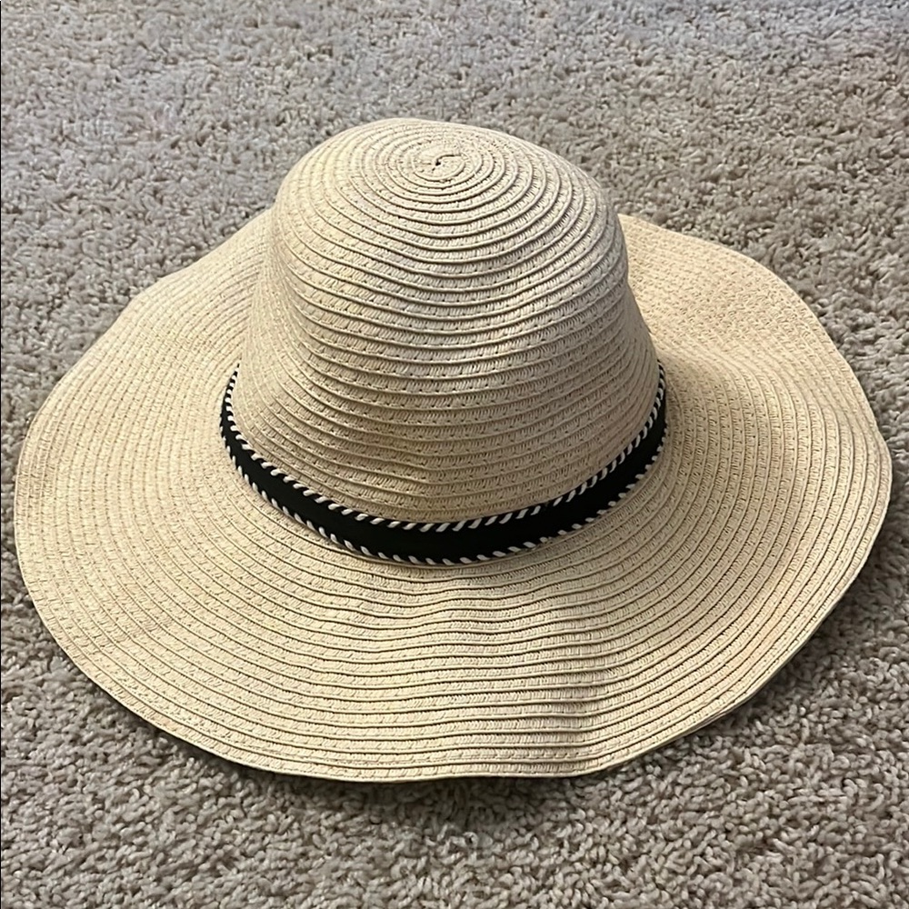 Old Navy Cream and Black Wide-Brimmed Hat